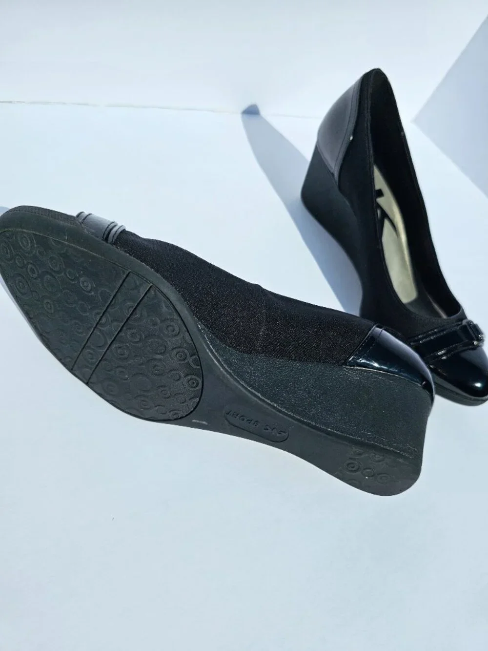 MK /  Size 8 / Black